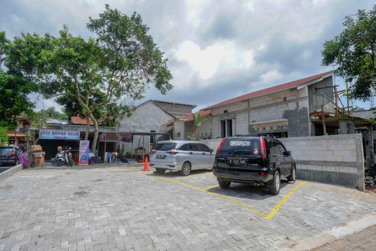 Reddoorz Plus Near Patung Kuda Undip Jatingaleh Exterior foto